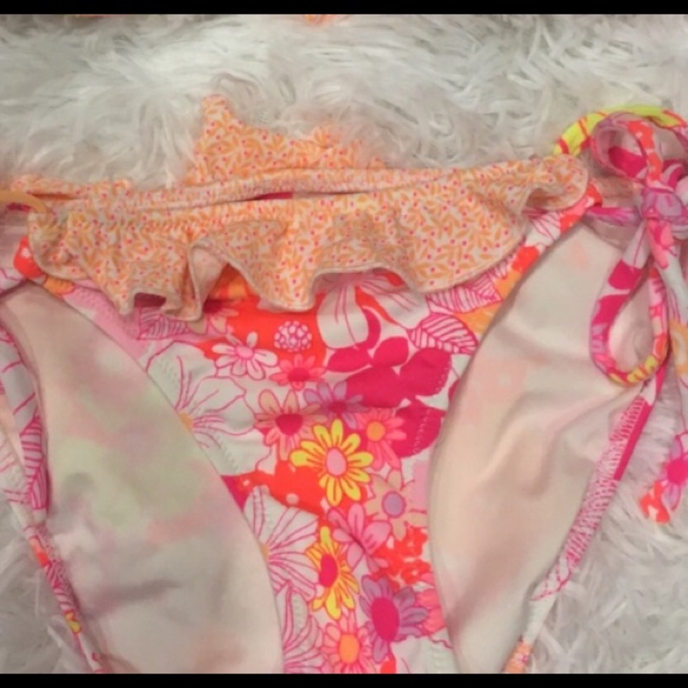 Victoria Secret Ruffle Bikini Bottom - Picture 3 of 4